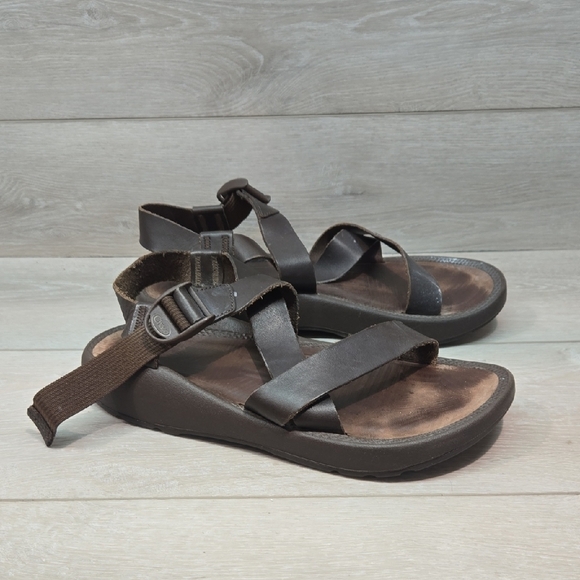 Chaco Mens Brown Strappy Leather Outdoor Hiking Sandals Shoes Sz 11